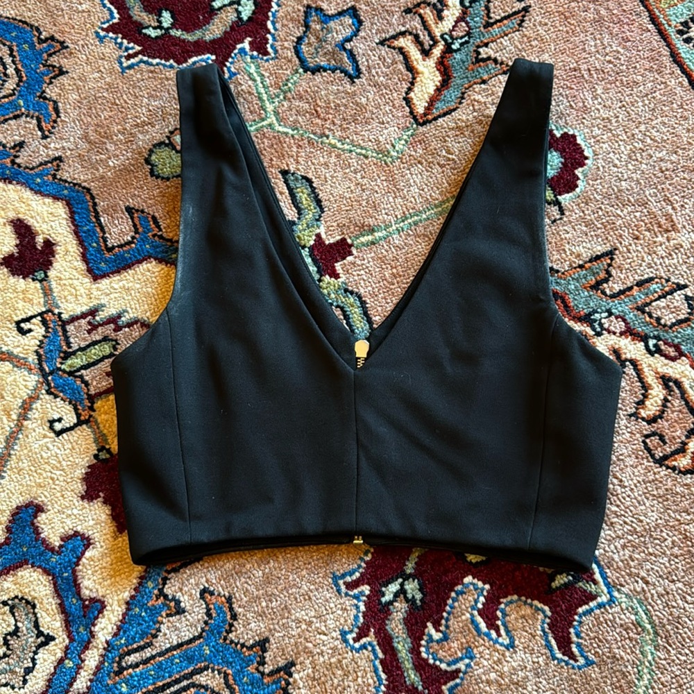 Sleeveless cropped top